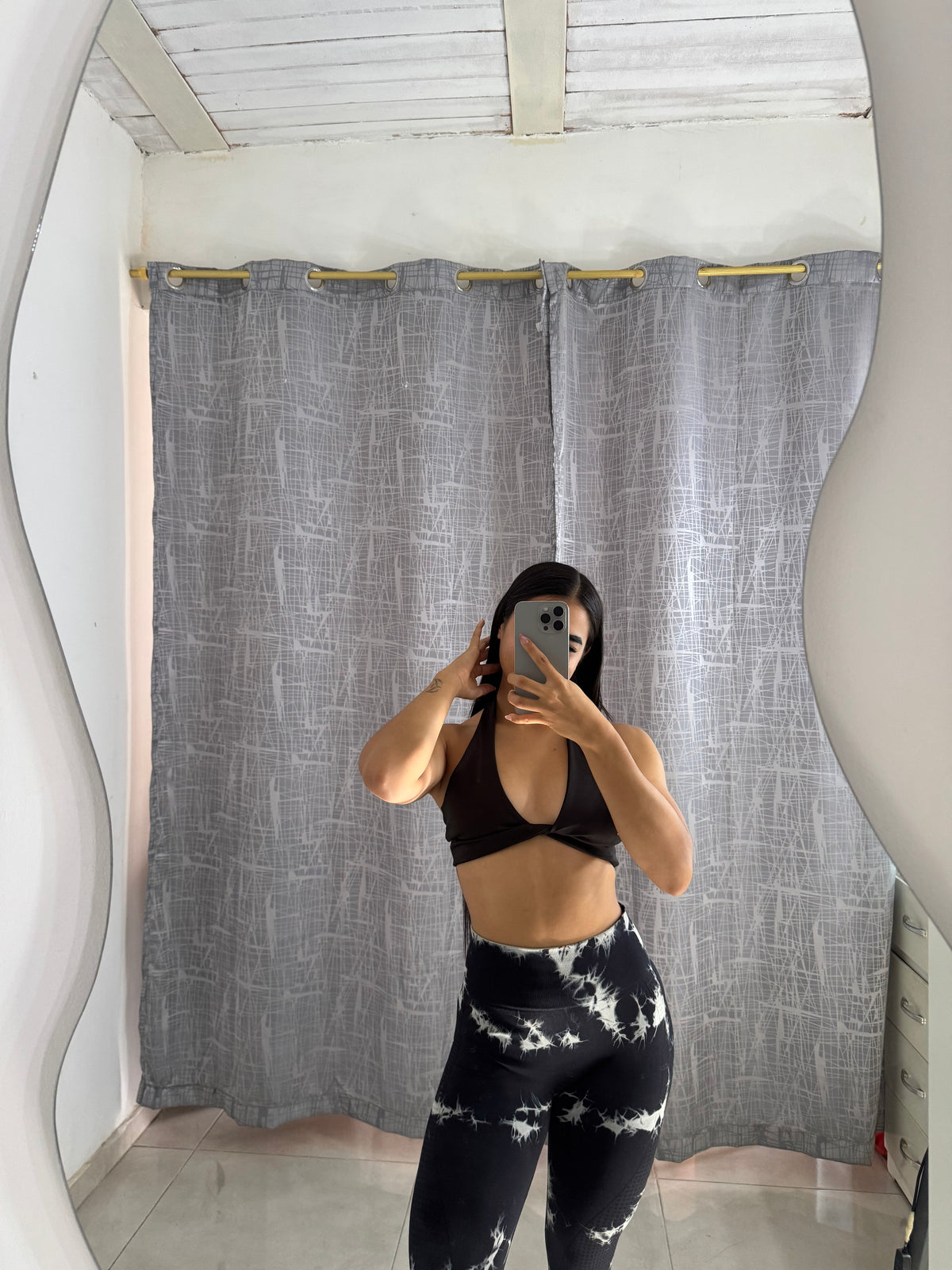 CROP TOP DUBAI